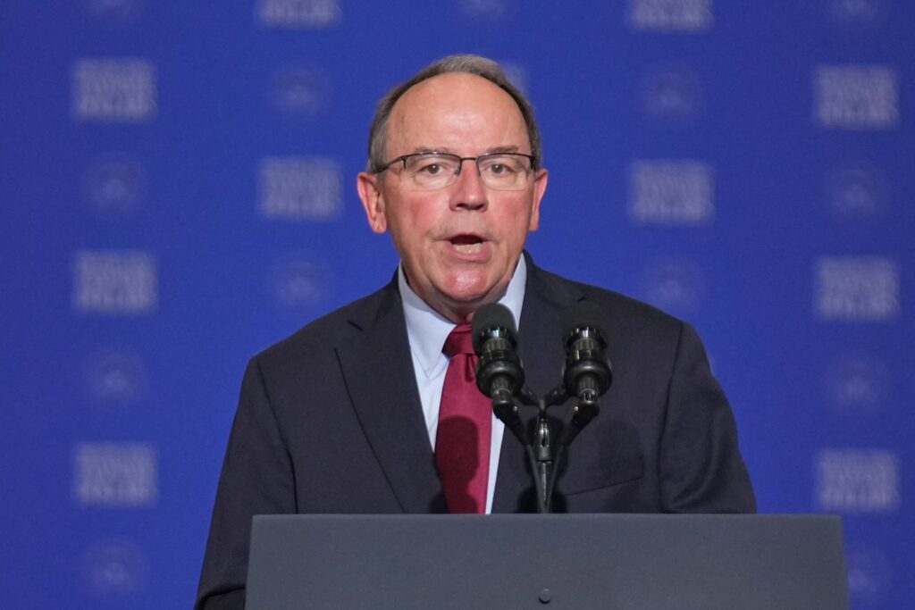 Cena relacionada ao pouso de emergência de avião em um lago em Wisconsin, nos Estados Unidos.