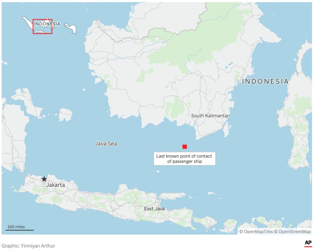 Buscas por sobreviventes após naufrágio de balsa no Mar de Java, na Indonésia.