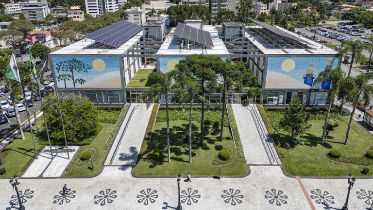 Imagem de destaque para matéria curitiba-e-a-capital-mais-preparada-do-brasil-para-captar-recursos-e-obras