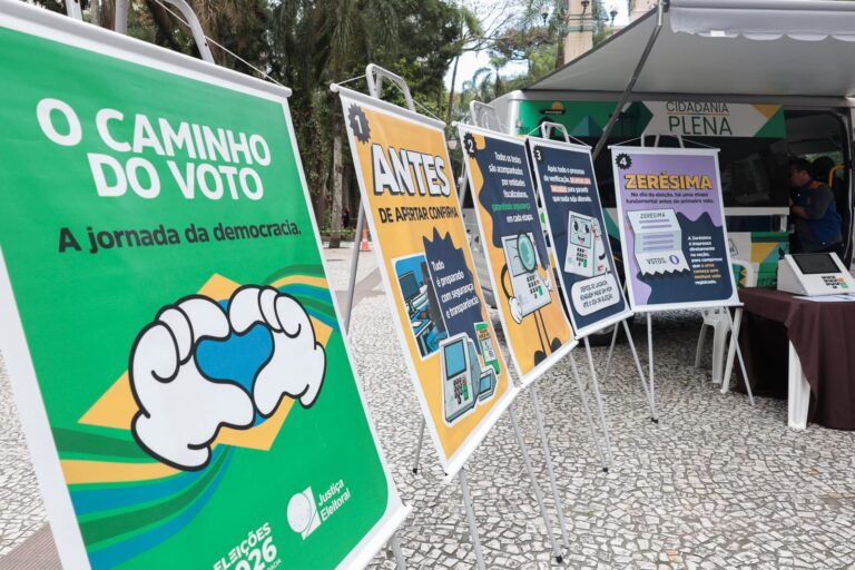 Imagem de destaque para matéria eleicoes-no-parana-140-campanhas-operam-no-vermelho-na-reta-final