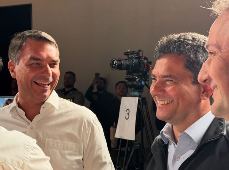 Imagem de destaque para matéria encurralado-sobre-flavio-e-banco-master-moro-desvia-e-mira-em-lula