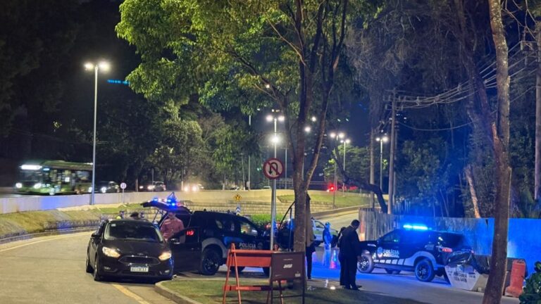Imagem de destaque para matéria filho-de-moraes-casamento-com-rua-fechada-e-policia-judicial-gera-tensao-em-sp