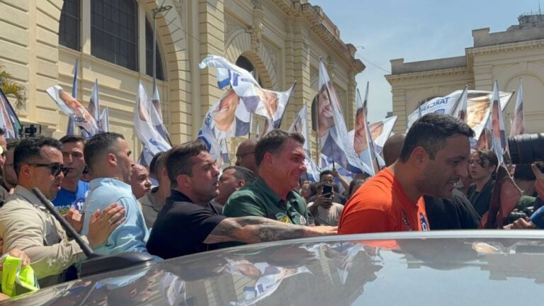 Imagem de destaque para matéria flavio-e-tarcisio-exibem-imagem-religiosa-em-sp-e-reagem-a-ofensiva-do-pt