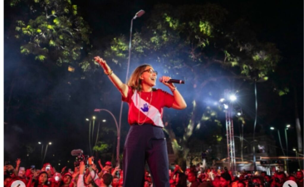 Imagem de destaque para matéria janja-usa-pauta-religiosa-e-mira-flavio-bolsonaro-no-xadrez-de-2026