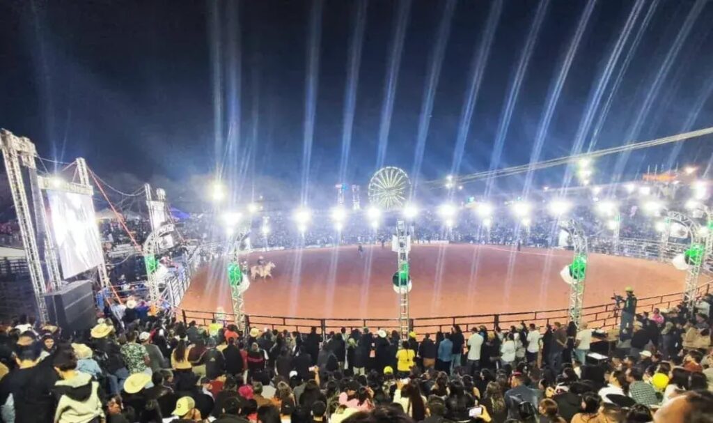 Arena de feiras agropecuárias e rodeios com recursos do Governo do Paraná