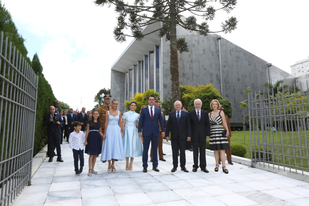 Imagem de destaque para matéria ratinho-junior-bate-79-de-aprovacao-no-pr-e-ganha-forca-para-2026