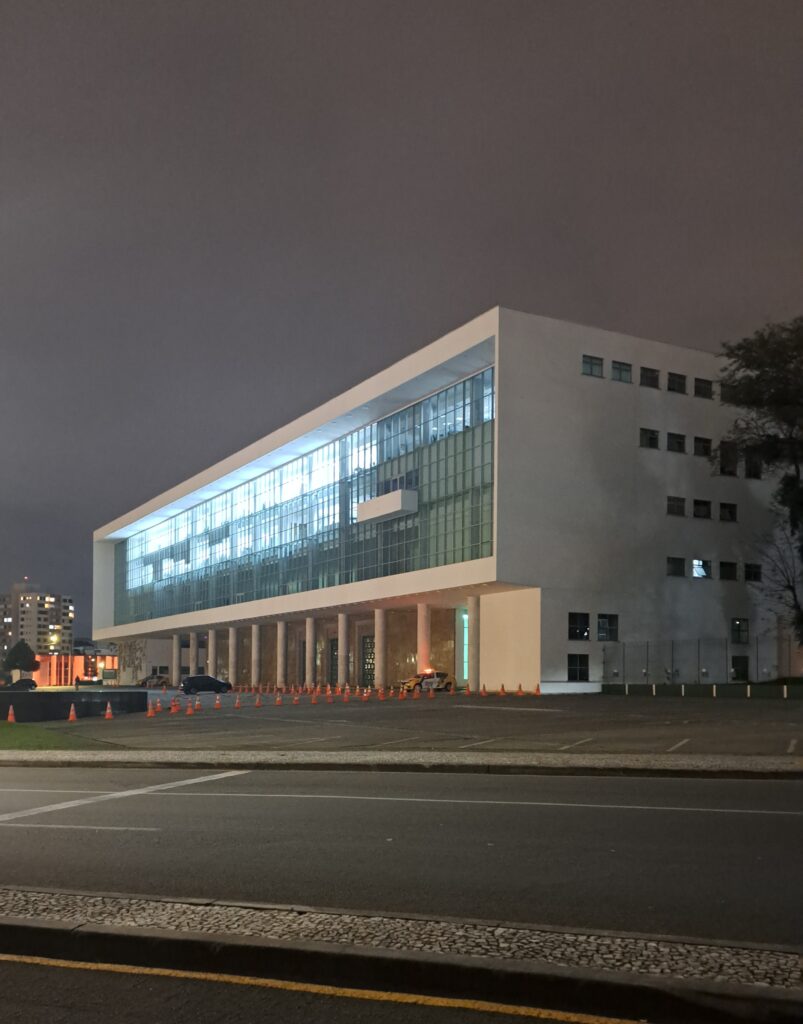 Imagem de destaque para matéria reta-final-no-pr-atos-de-campanha-alteram-rotina-em-bairros-de-curitiba