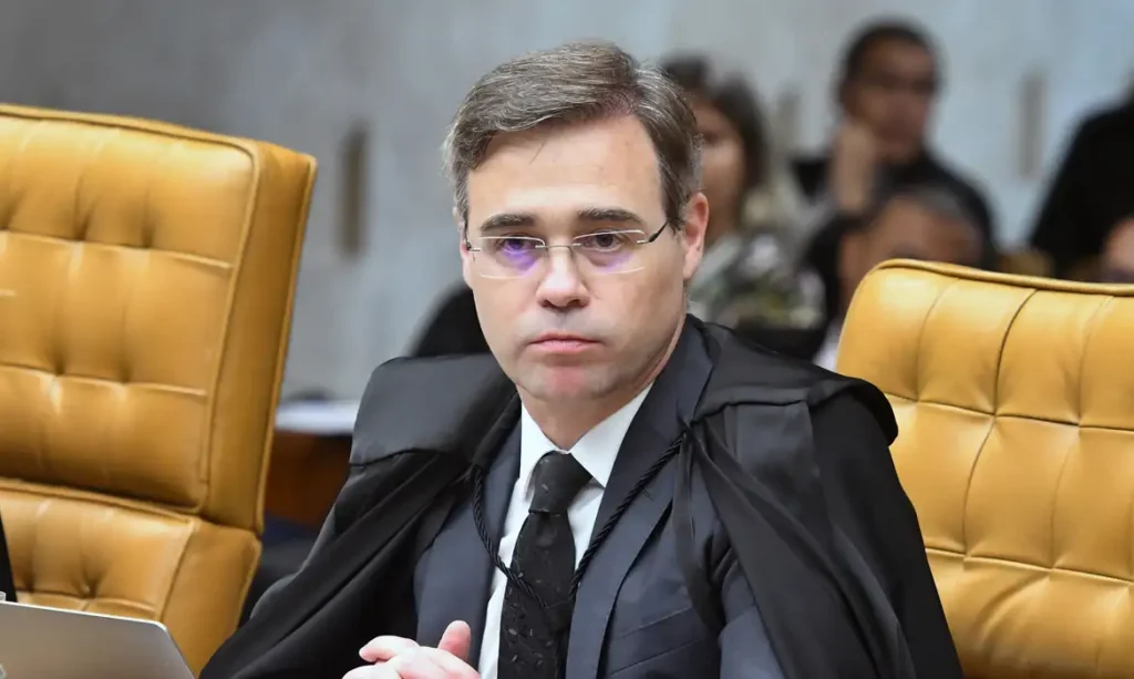 Imagem de destaque para matéria stf-derruba-decisao-do-tse-e-trava-ofensiva-contra-perfis-do-parana