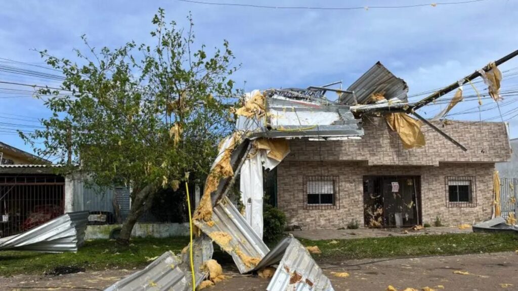 Imagem de destaque para matéria temporais-no-sul-afetam-4800-casas-e-colocam-defesa-civil-em-alerta