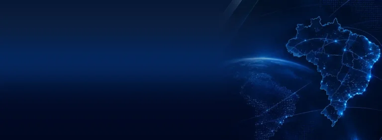 Identidade visual do Brasil em Foco 24H sobre mapa estilizado do Paraná