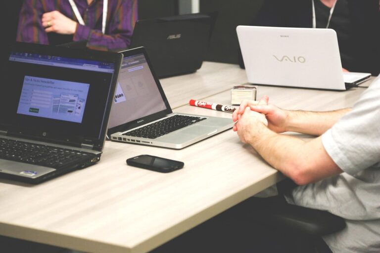 Equipe de startup ilustra o edital Sandbox.CWB de inovação em Curitiba
