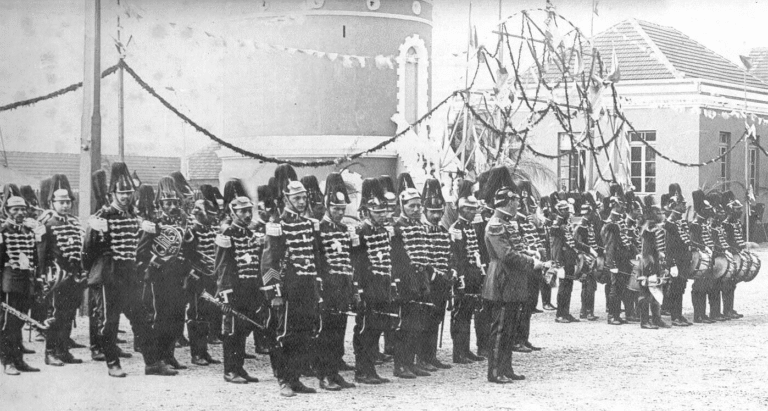 Imagem de destaque para matéria feminicidio-no-parana-homem-ataca-mulher-com-filha-no-colo-e-foge-a-pe