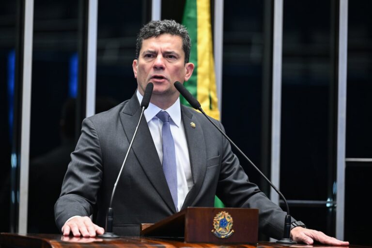 Imagem de destaque para matéria gilmar-mendes-libera-propaganda-que-associa-sergio-moro-ao-aborto-no-parana