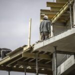 Canteiro de obras ilustra a indústria da construção no Paraná