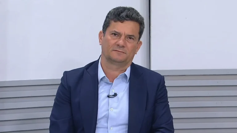 Imagem de destaque para matéria moro-e-eleito-governador-do-parana-no-1o-turno-com-mais-de-3-milhoes-de-votos