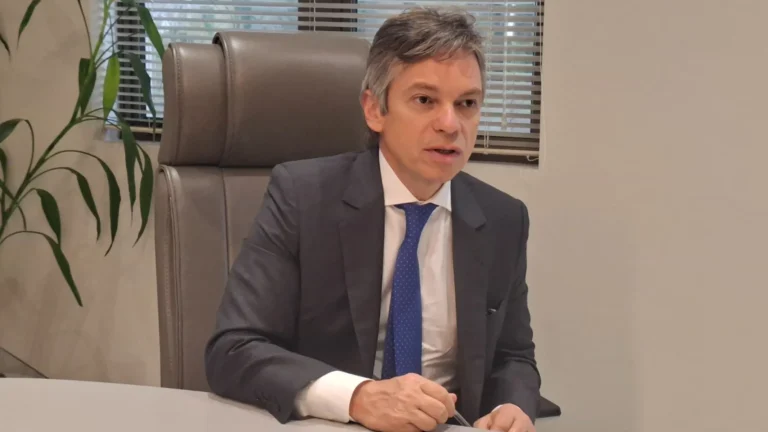 Imagem de destaque para matéria oab-pr-reage-a-crise-no-stf-e-denuncia-polarizacao-que-trava-instituicoes