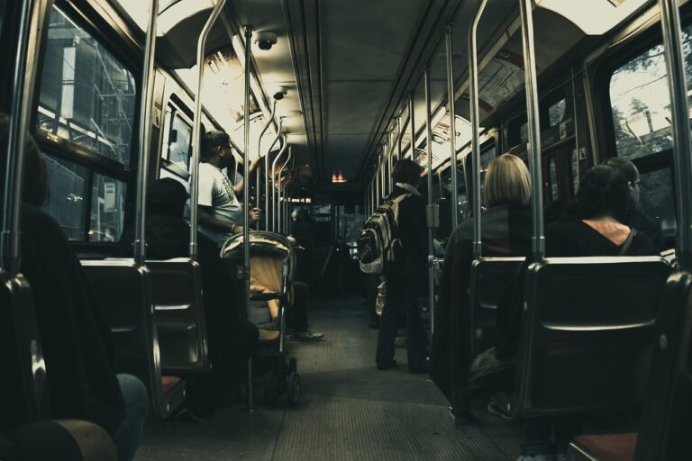 Imagem ilustrativa de ônibus urbano, tema do plano de contingência do transporte coletivo de Curitiba