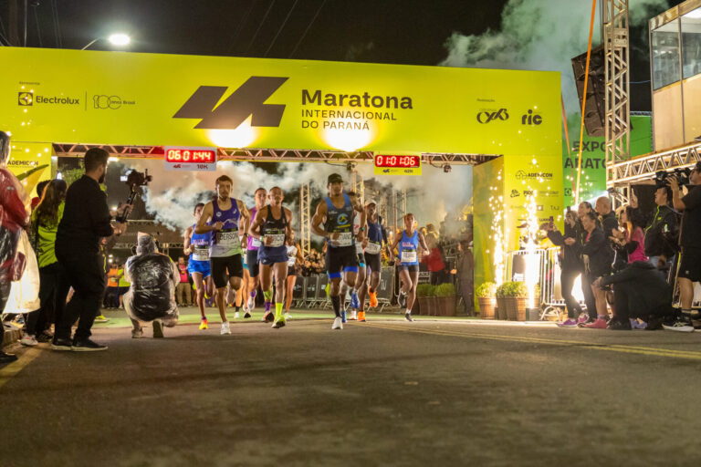 Imagem de destaque para matéria queda-de-50-nas-mortes-em-maratonas-alerta-atletas-e-muda-provas-no-parana